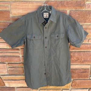 Red Head Brand Co. Size Medium Men’s Button-Up Green Outdoor Short-sleeve Shirt